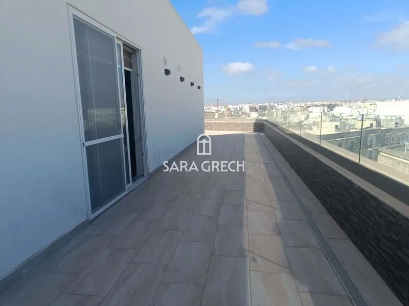 Penthouse in Ta' Xbiex | East