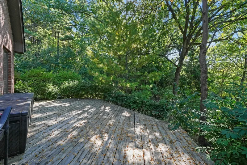 39 Deverell Drive , North Barrington, IL 60010-6924, Barrington Hills, Illinois, United States. - Photo 33