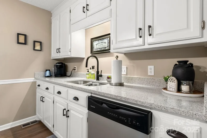 2169 E Winds Avenue, Morganton, NC 28655, Morganton, North Carolina, United States. - Photo 31