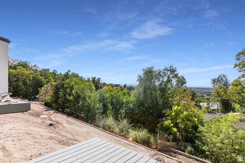 627 N DARWIN ST E, Salt Lake City, Utah, United States. - Photo 19
