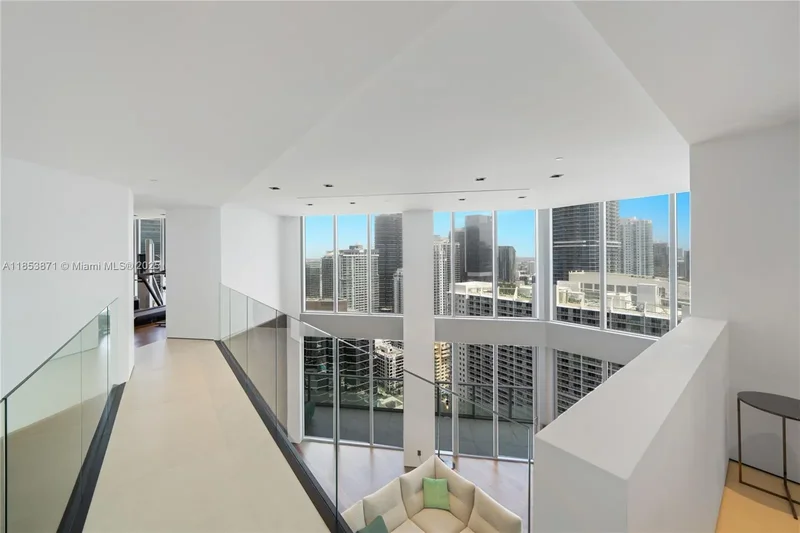1300 Brickell Bay Dr 4401, Miami, Florida, United States. - Photo 49