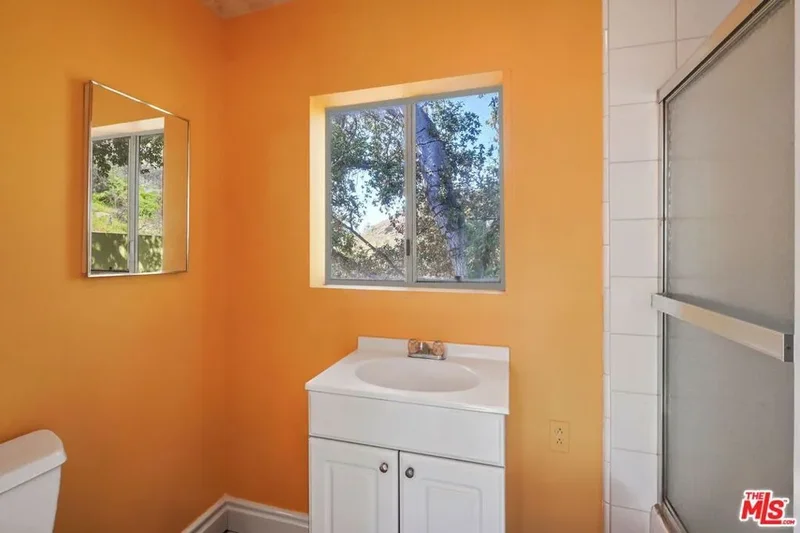 190 Loma Metisse Road, Malibu, California, United States. - Photo 39
