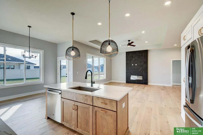 21155 Hartman Avenue, Elkhorn, NE 68022, Omaha, Nebraska, United States. - Photo 9