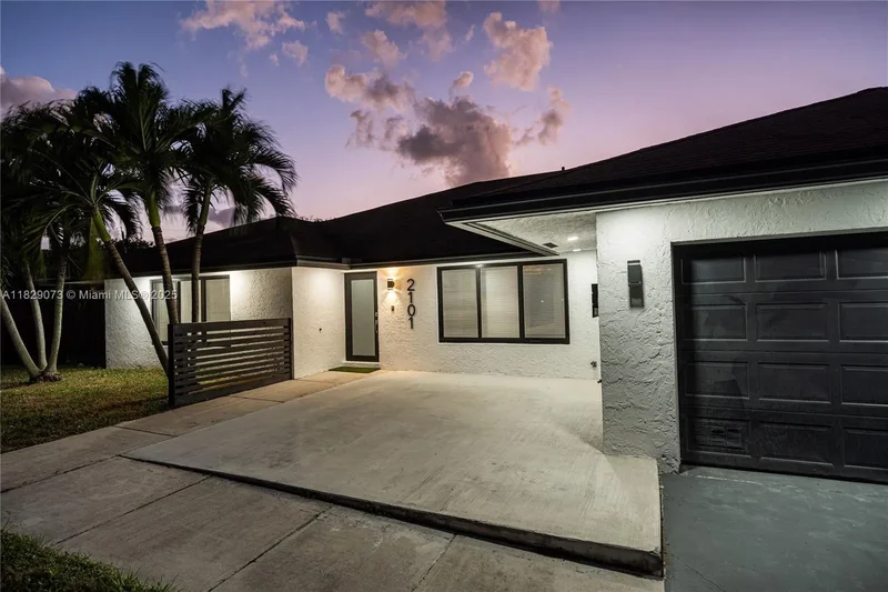 2101 NW 14th Ave, Wilton Manors, Florida, United States. - Photo 15