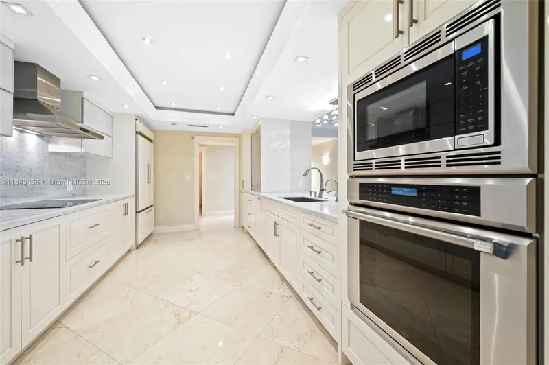 10205 Collins Ave 404, Bal Harbour, Florida, United States. - Photo 16