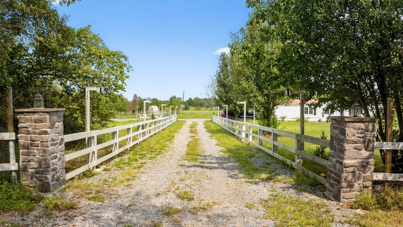 2600 Round Hill Rd, Belfast, Tennessee, United States. - Photo 41