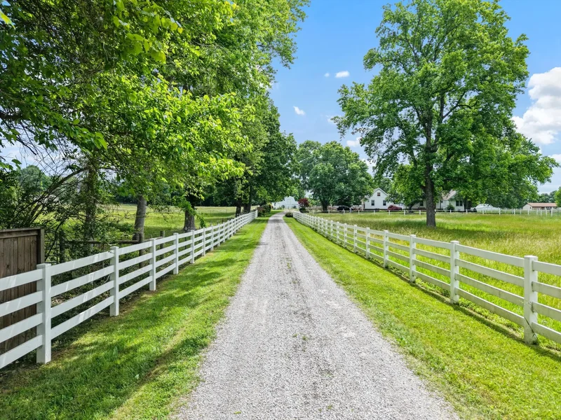1967 Liebengood Rd, Greenbrier, Tennessee, United States. - Photo 6
