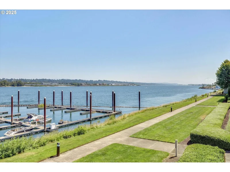 707 N Hayden Island Dr #215, Portland, OR 97217, Portland, Oregon, United States. - Photo 39