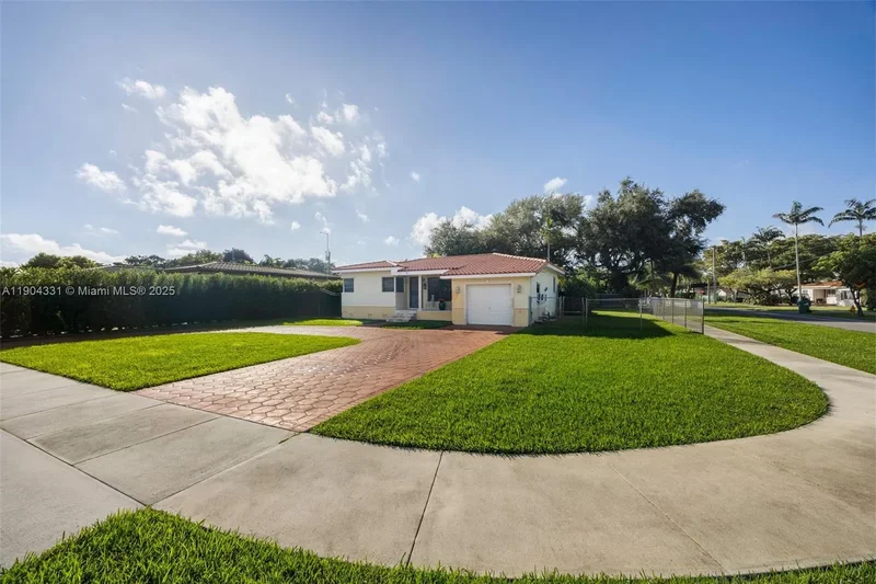 6040 SW 29th St, Miami, Florida, United States. - Photo 3