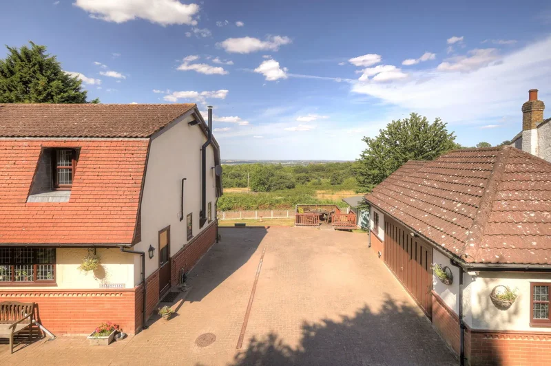 Homestead Drive, Basildon, Langdon Hills, England, United Kingdom. - Photo 16