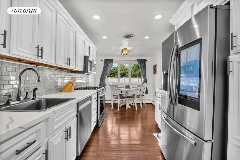 78 Redwood Lane, Massapequa Park, NY 11762, Massapequa Park, New York, United States. - Photo 5