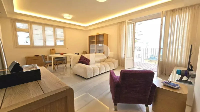SUPERB THREE-ROOM APARTMENT IN MONACO