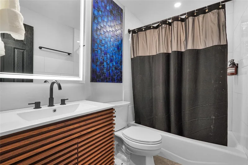 621 NE 28th St, Oakland Park, Florida, United States. - Photo 26