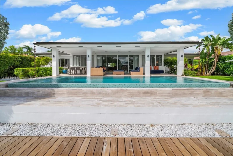 1370 NE 103rd St, Miami, Florida, United States. - Photo 7