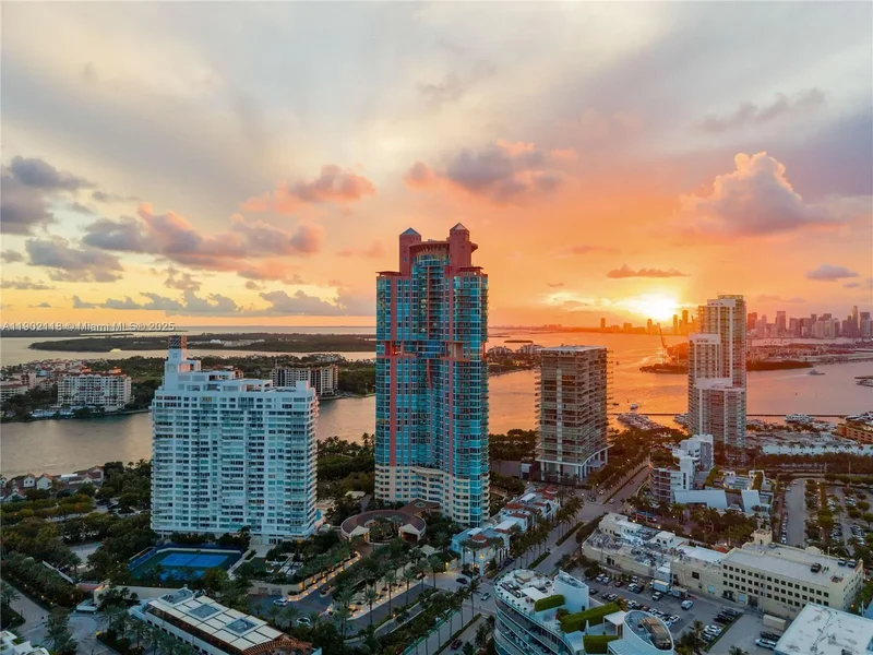 300 S Pointe Dr TH 3103, Miami Beach, Florida, United States. - Photo 39