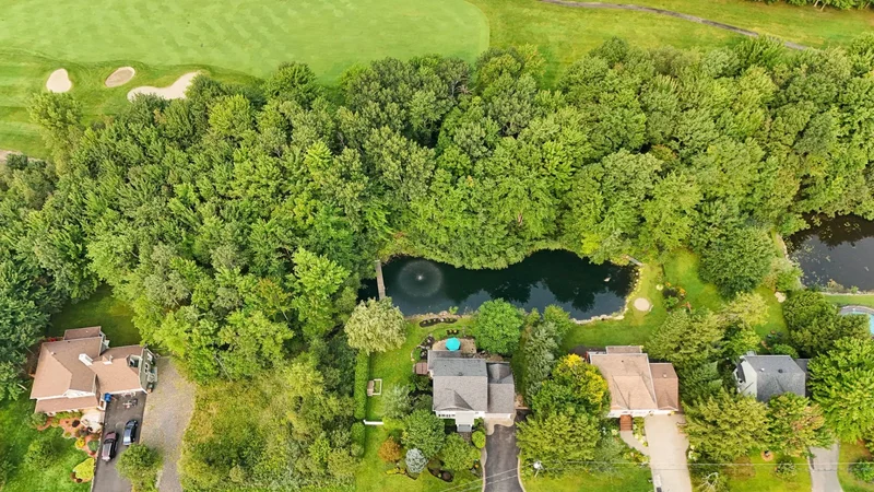 378 Rue de la Couronne, Bromont, Quebec, Canada. - Photo 36