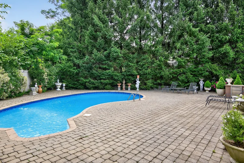 2 Gail Terrace, Glen Cove, NY 11542, Glen Cove, New York, United States. - Photo 14