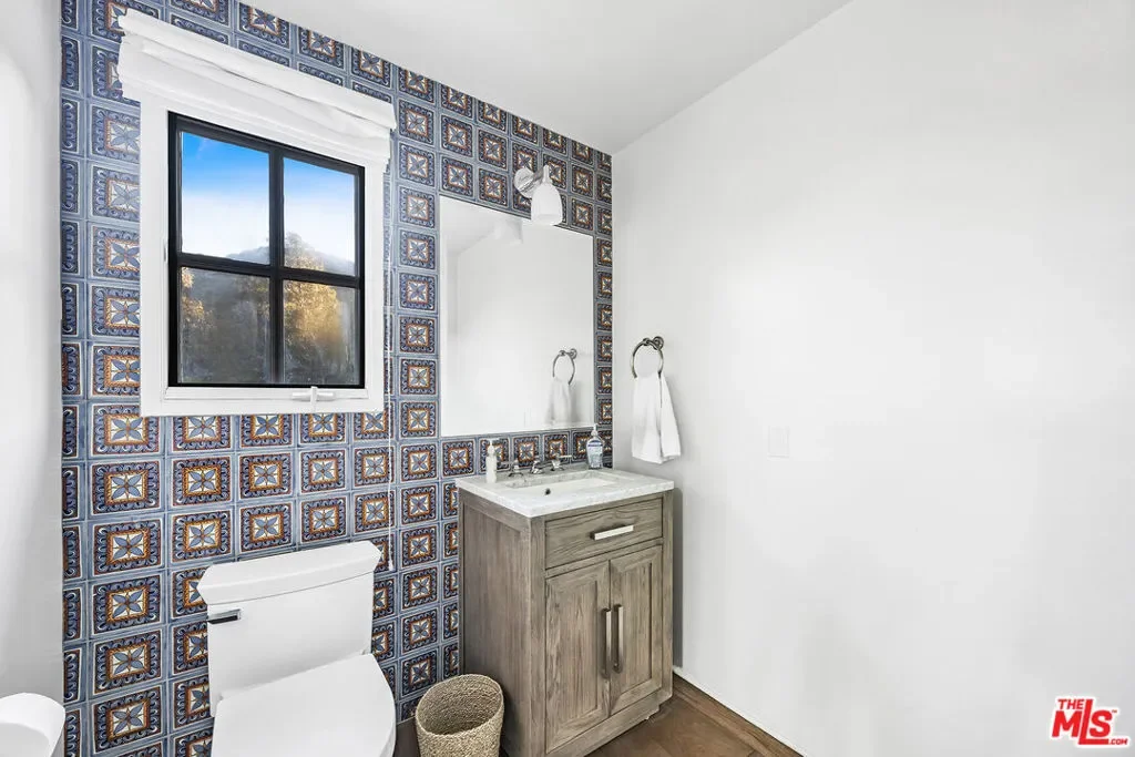 2382 Live Oak Meadows Road, Malibu, California, United States. - Photo 2