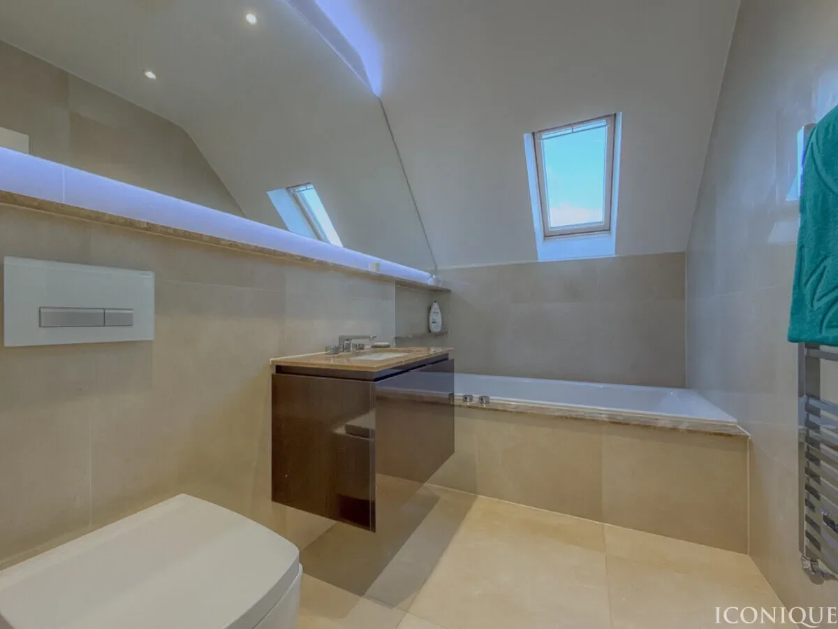 Essex, London, England, United Kingdom. - Photo 13