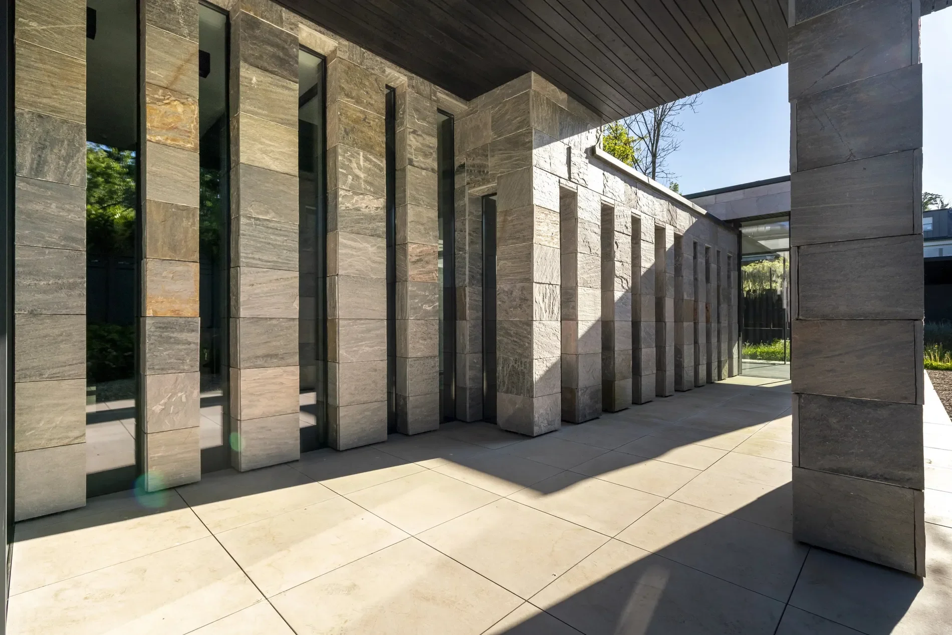 Exterior photo 11