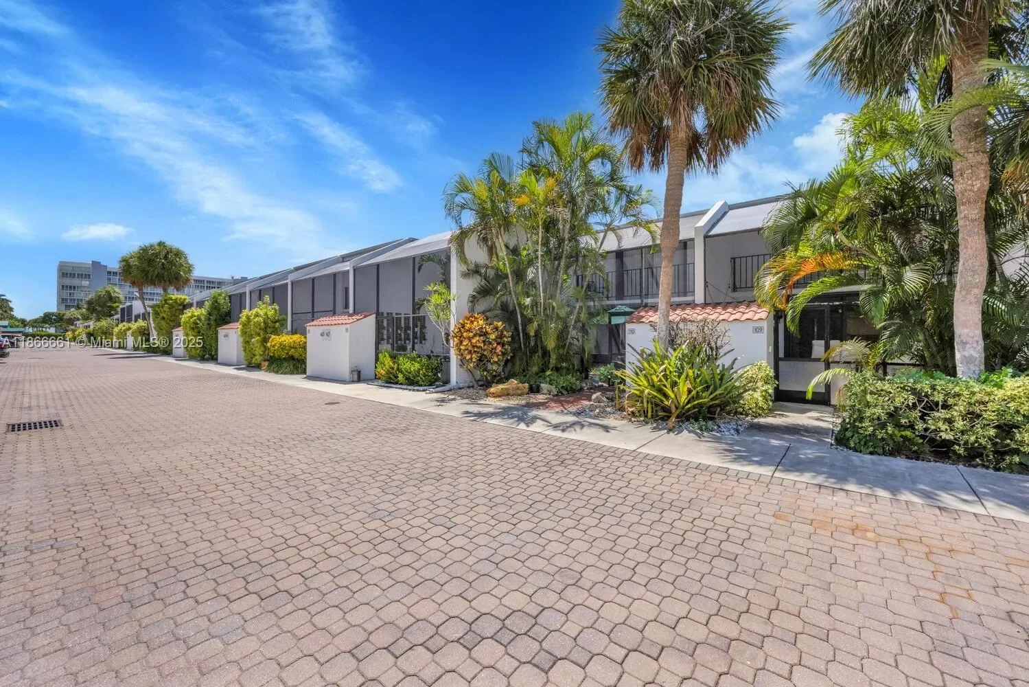 265 Grapetree Dr 110, Key Biscayne, Florida, United States. - Photo 28