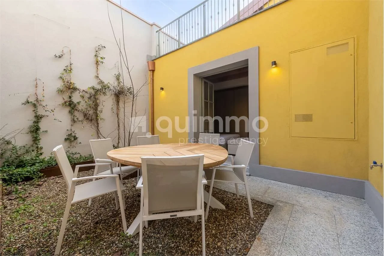 Exterior photo 4