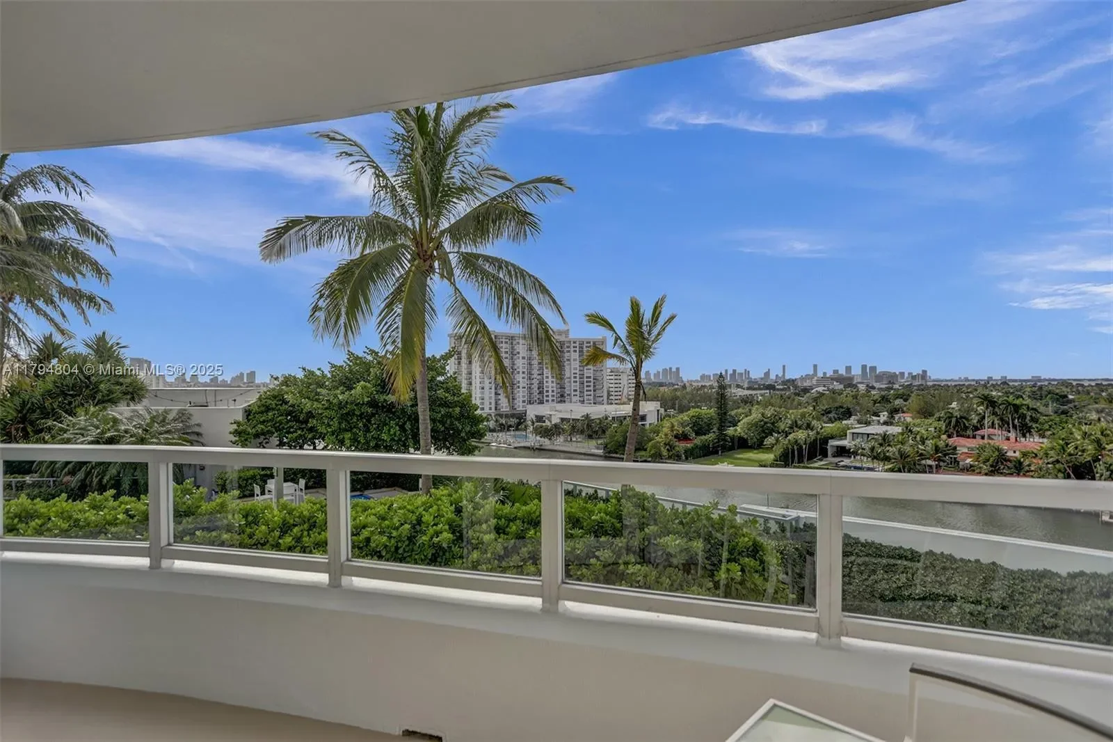 4401 Collins Ave 814, Miami Beach, Florida, United States. - Photo 2