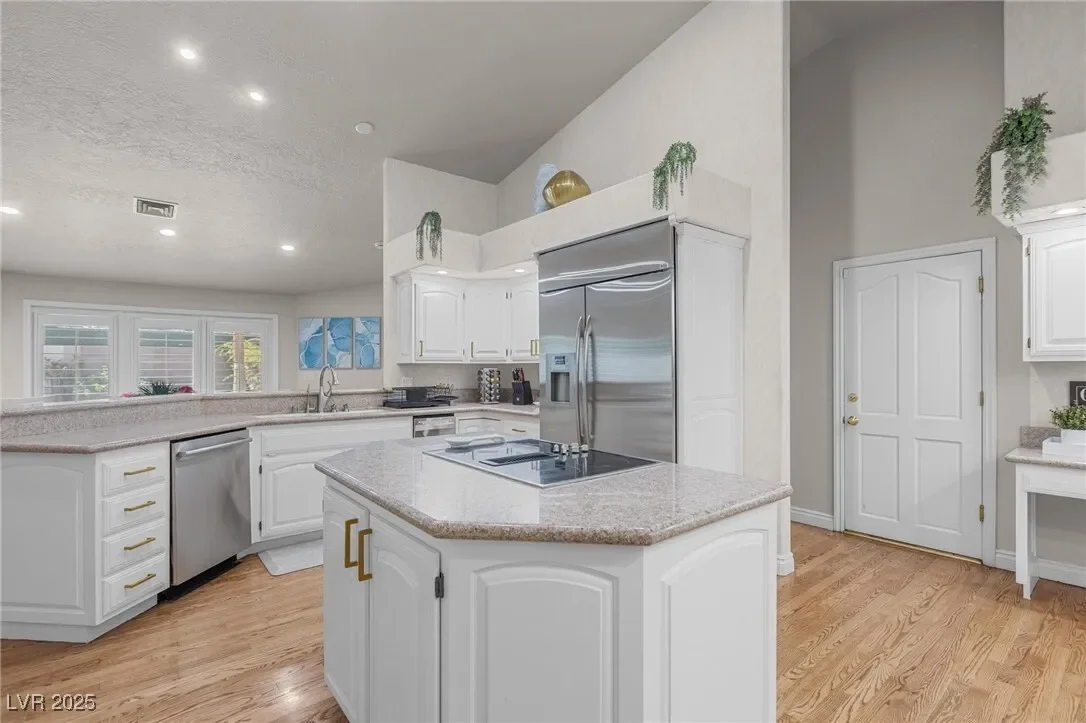 7471 Darby Avenue, Las Vegas, Nevada, United States. - Photo 12