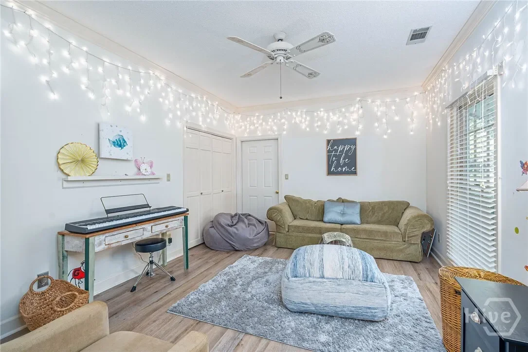 Single Family Residence in Savannah