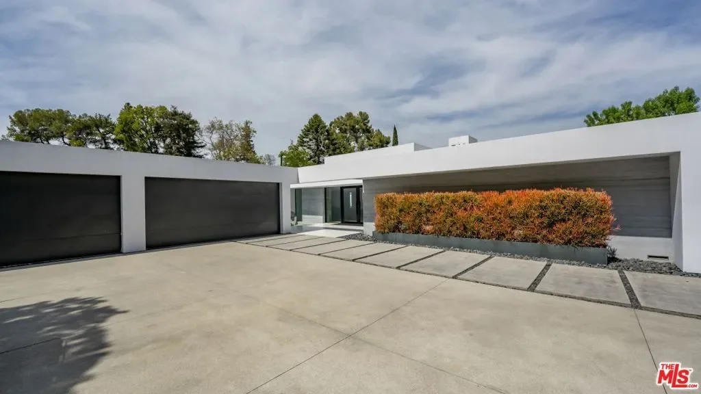 16032 VALLEY VISTA Boulevard, Los Angeles, California, United States. - Photo 6