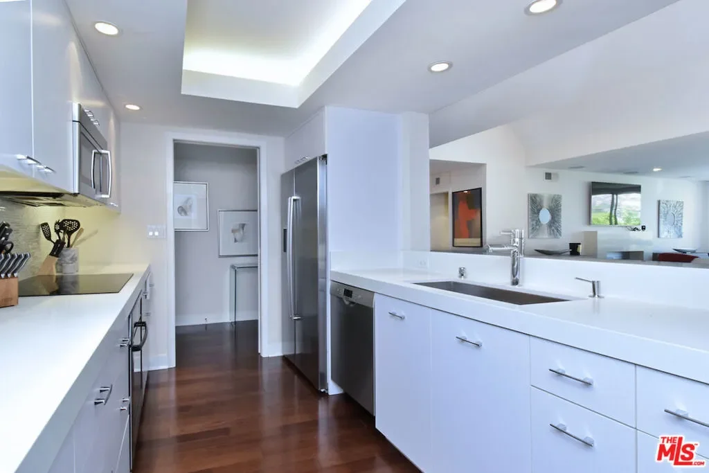 851 N Kings Road 310, Los Angeles, California, United States. - Photo 6