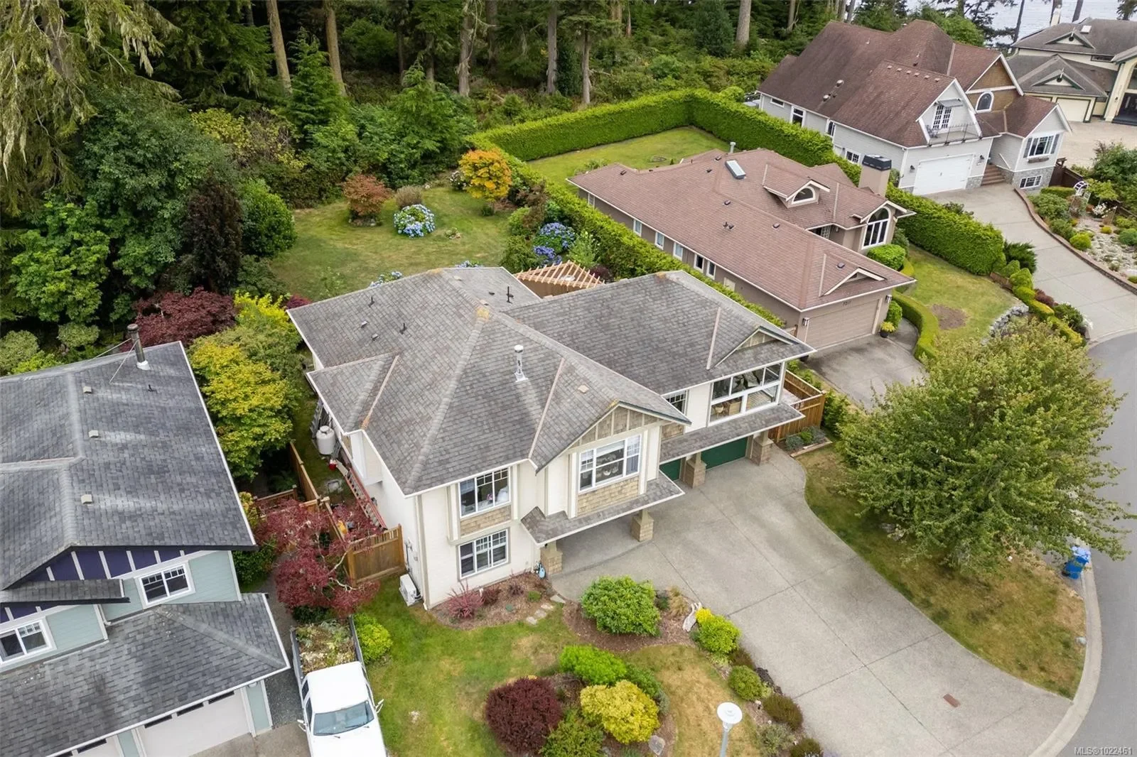 Exterior photo 5