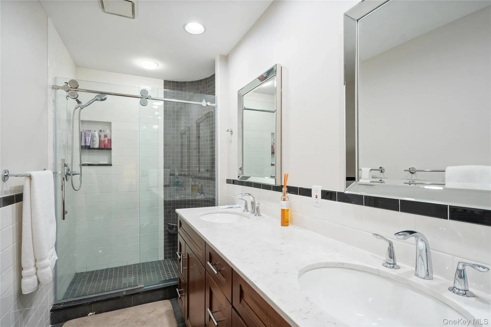 9 Peacock Path, East Quogue, NY 11942, East Quogue, New York, United States. - Photo 13