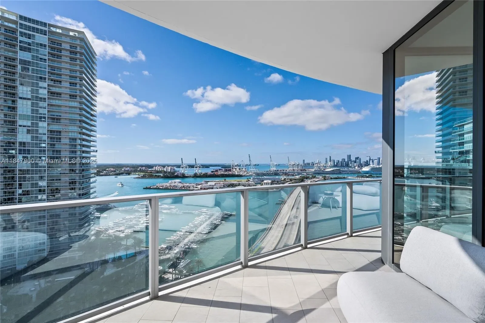 Miami Beach, Florida, United States. - Photo 8