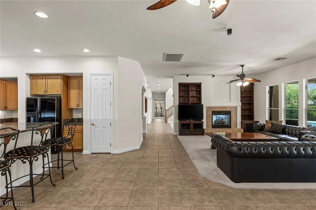 8095 Dark Hollow Place, Las Vegas, Nevada, United States. - Photo 26