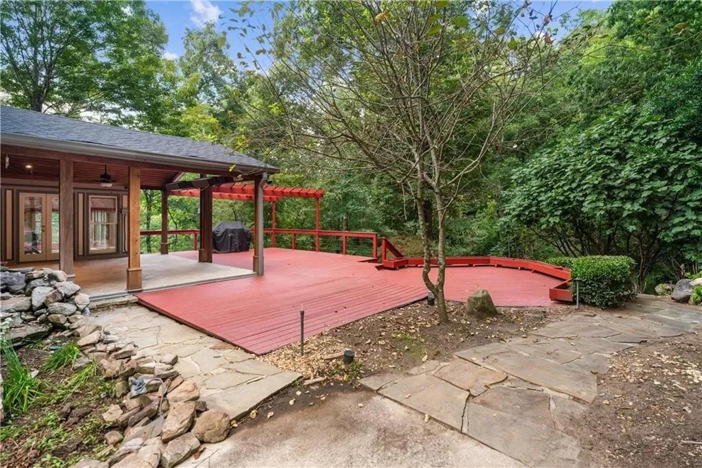 7300 Chattahoochee Bluff Drive, Atlanta, Georgia, United States. - Photo 11