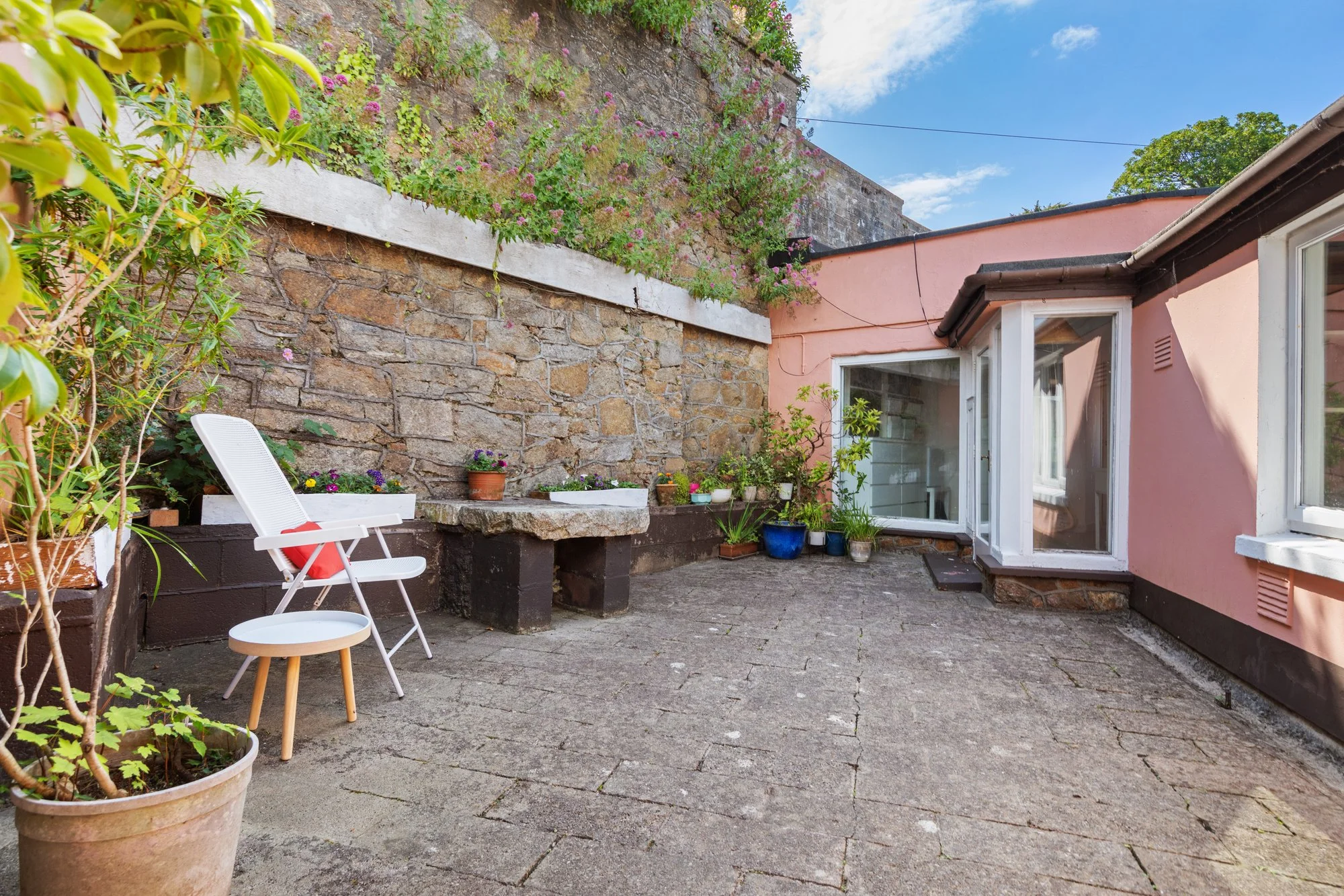 Exterior photo 7