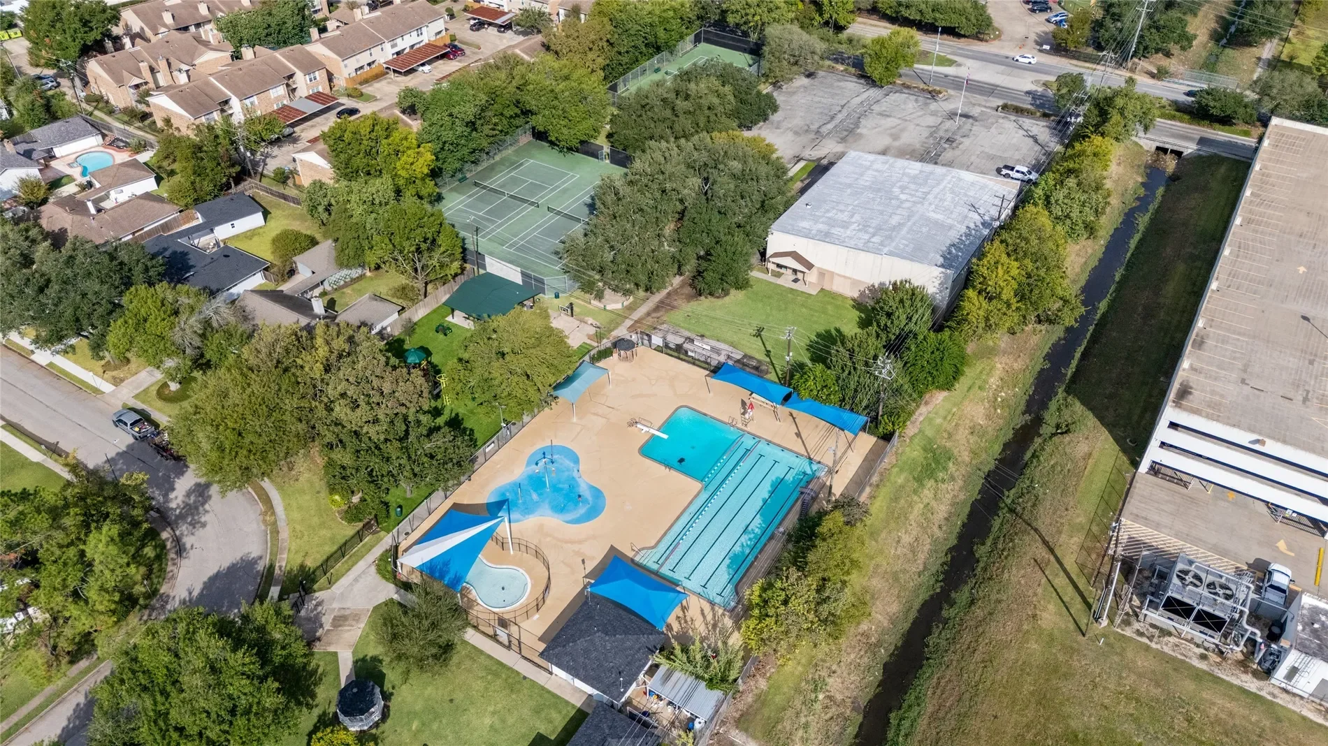 706 Walnut Bend Lane, Houston, TX 77042, Houston, Texas, United States. - Photo 14