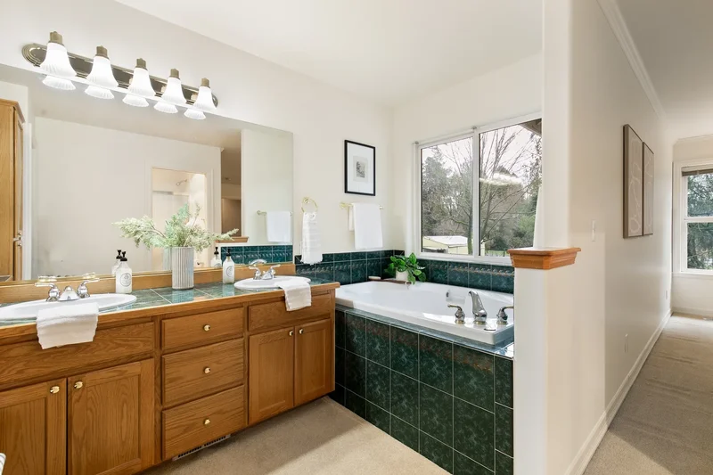 2726 9th St SW, WA, Puyallup, Washington, United States. - Photo 27