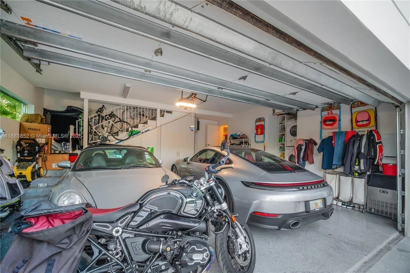 79 W Shore Dr W, Miami, Florida, United States. - Photo 27