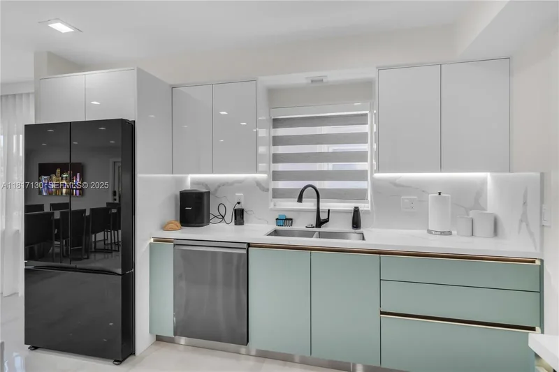 1045 Hollywood Blvd, Hollywood, Florida, United States. - Photo 19