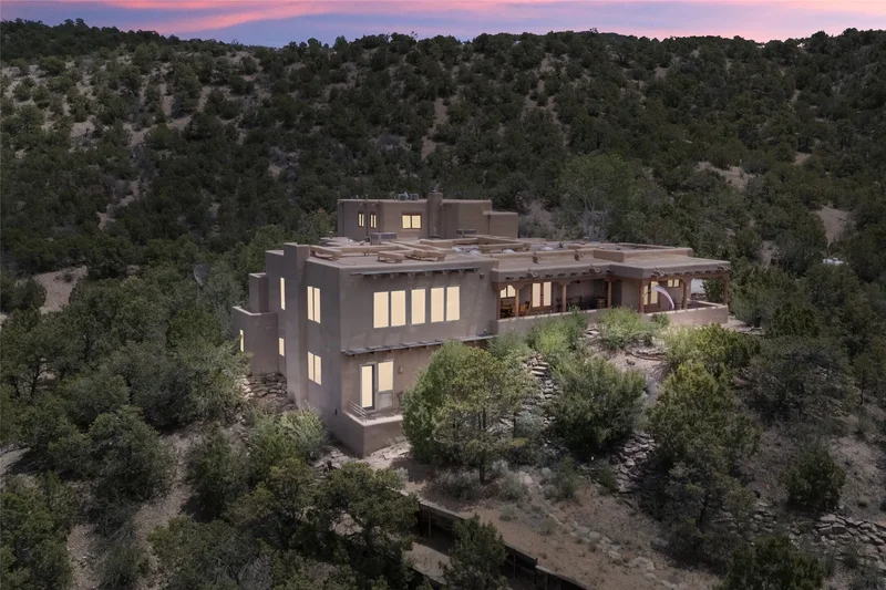 67 Camino Amor, Santa Fe, NM 87506, Santa Fe, New Mexico, United States. - Photo 32