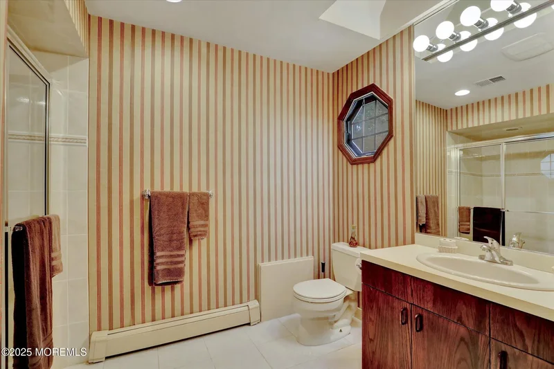 17 Emerald Drive, Marlboro Township, New Jersey, United States. - Photo 36