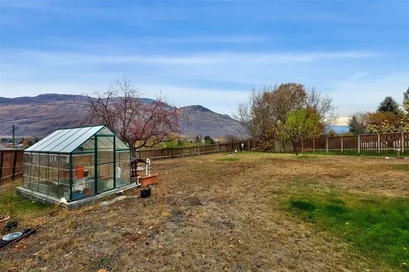 2481 Parkview Drive, Kamloops, British Columbia, Canada. - Photo 15