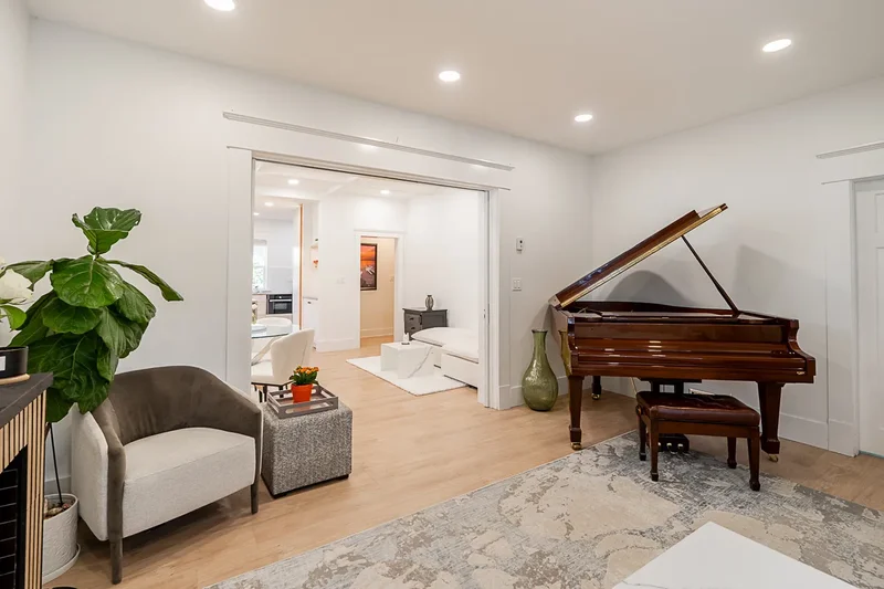 3343 W 3rd Avenue, Vancouver, British Columbia, Canada. - Photo 8