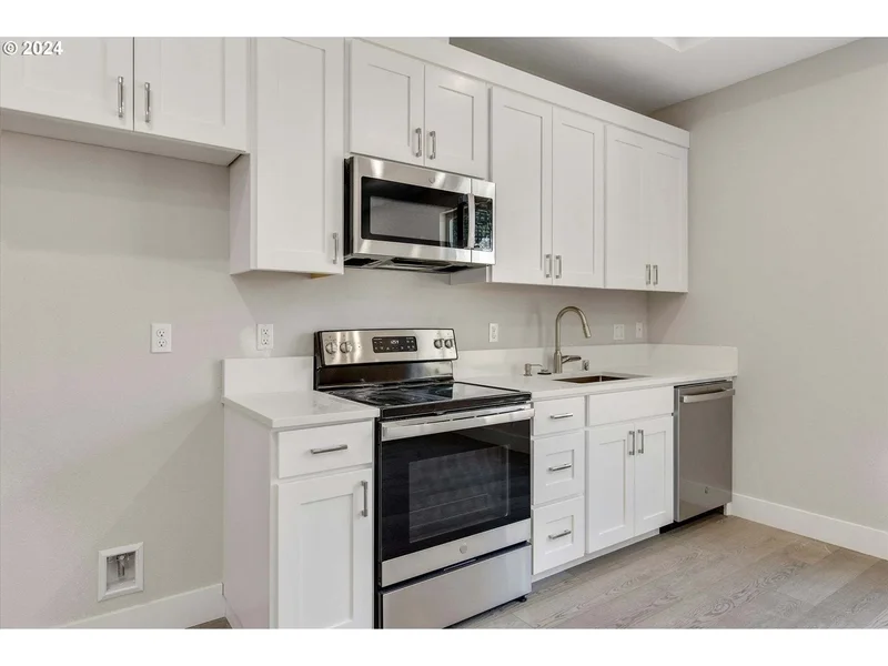 2407 Thompson Ave, Vancouver, WA 98660, Vancouver, Washington, United States. - Photo 36