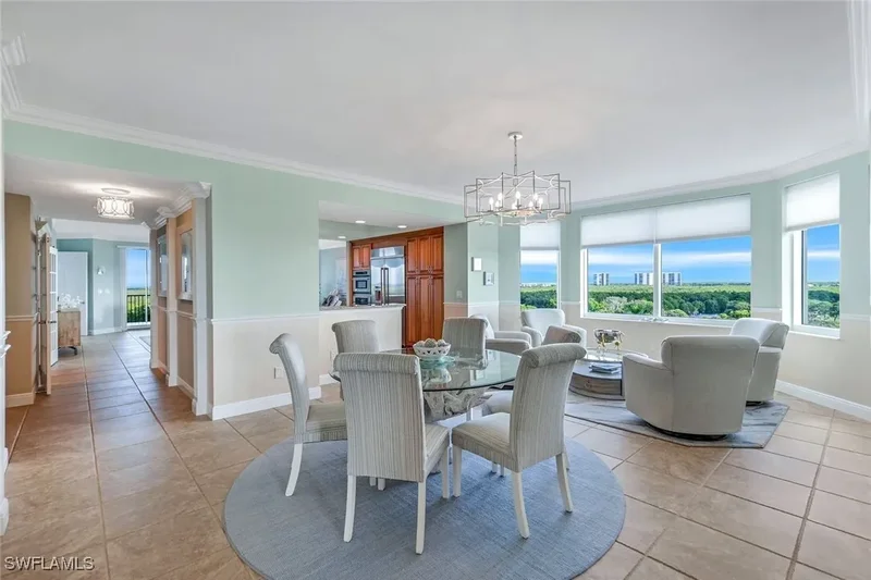 Condominium in Naples