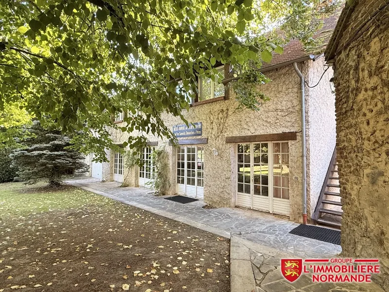 Pacy-sur-Eure, Normandy, France. - Photo 9