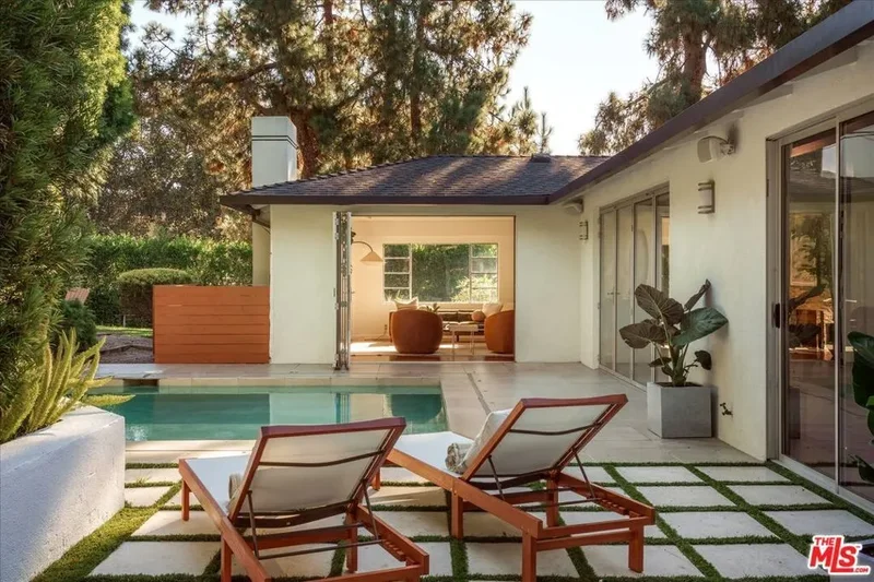 2409 N Vermont Avenue, Los Angeles, California, United States. - Photo 7