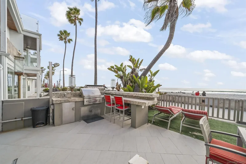 2999 Ocean Front Walk 2, San Diego, California, United States. - Photo 23